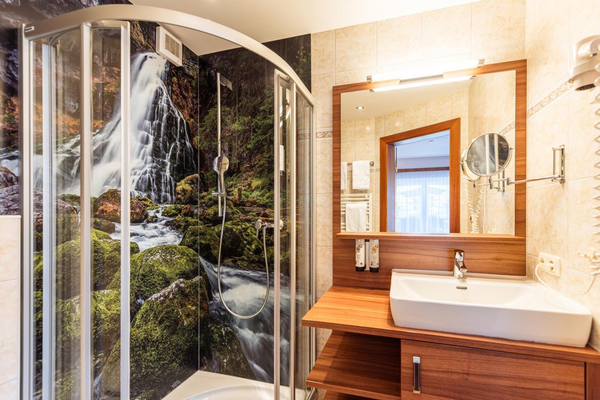 Hotel Lohningerhof Maria Alm am Steinernen Meer Habitación foto