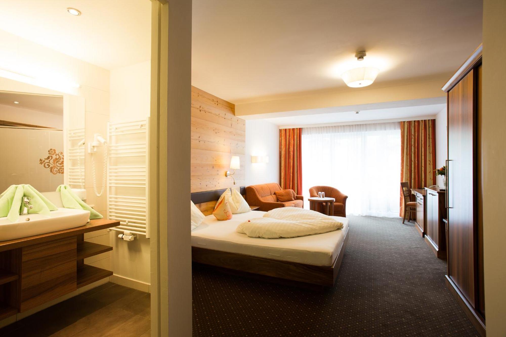 Hotel Lohningerhof Maria Alm am Steinernen Meer Habitación foto